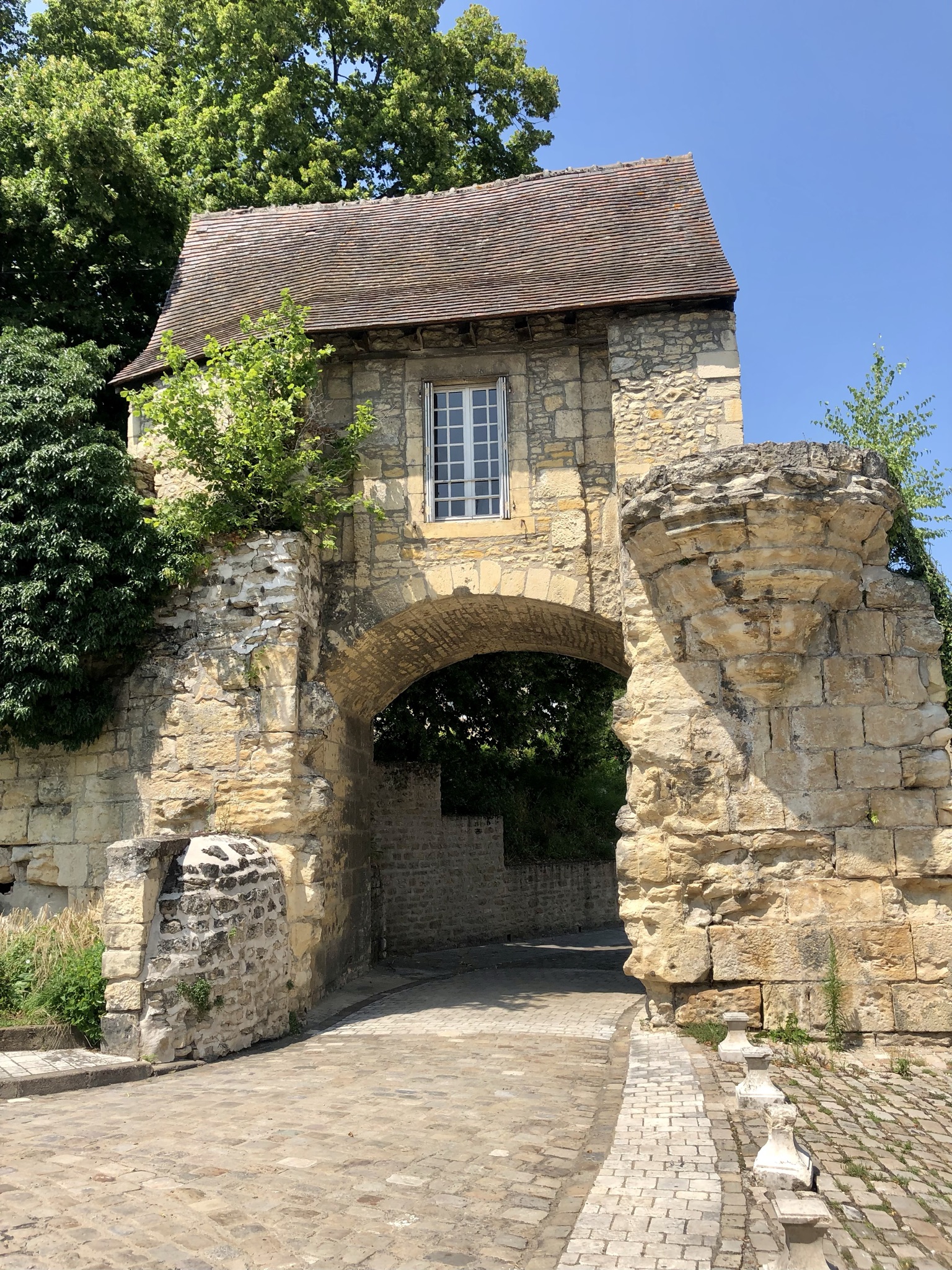 Nevers : entre pierre et lumière